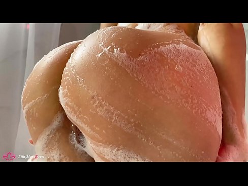 ❤️ Brunetka masturbuje kundičku s vibrátorom až do intenzívneho orgazmu v sprche ❌ Porno na nás sk.analpics.ru ﹏